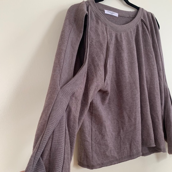 Worn Once- Super Soft Sweater - Picture 2 of 4